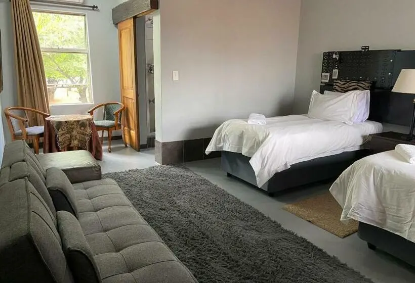 キングサイズベッドのスタンダードルーム, Africa Footprints Guest House