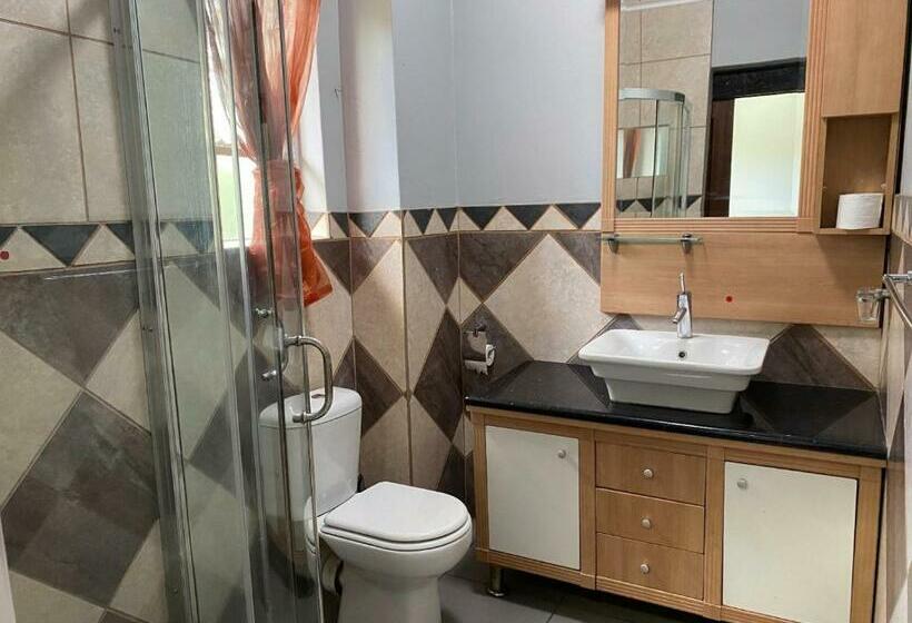 غرفة قياسية سرير كينج, Africa Footprints Guest House