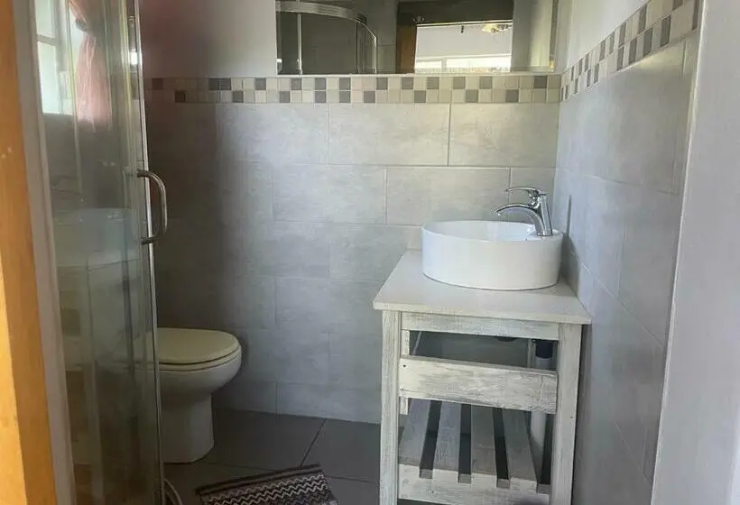 キングサイズベッドのスタンダードルーム, Africa Footprints Guest House
