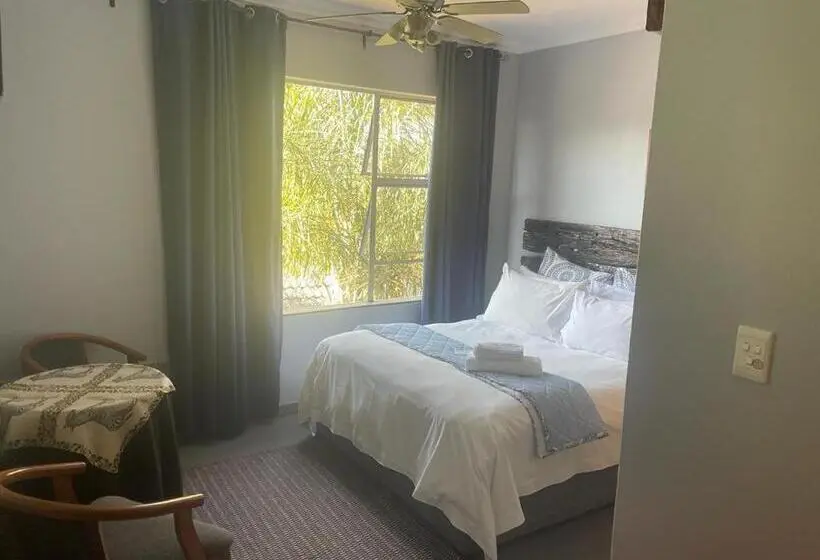 スタンダードルーム, Africa Footprints Guest House