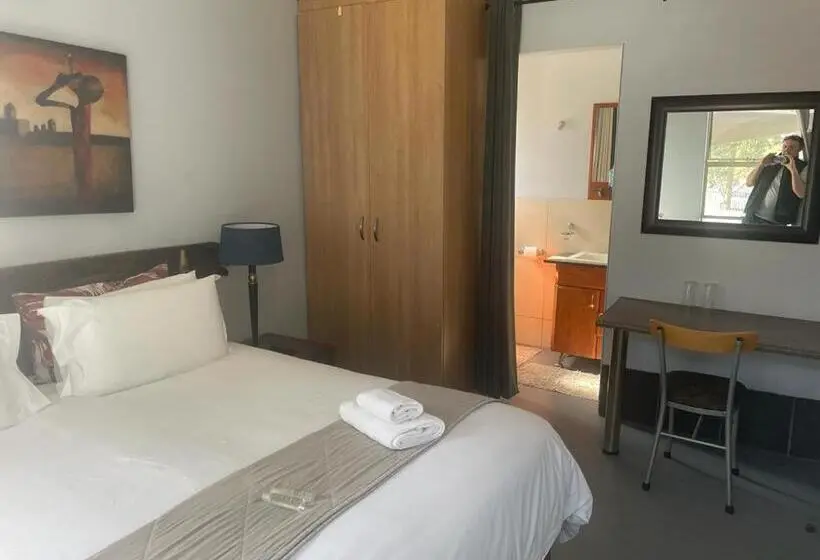 スタンダードルーム, Africa Footprints Guest House