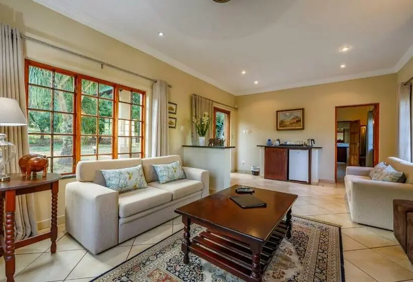 Perhestudio, Country Lane Lodge