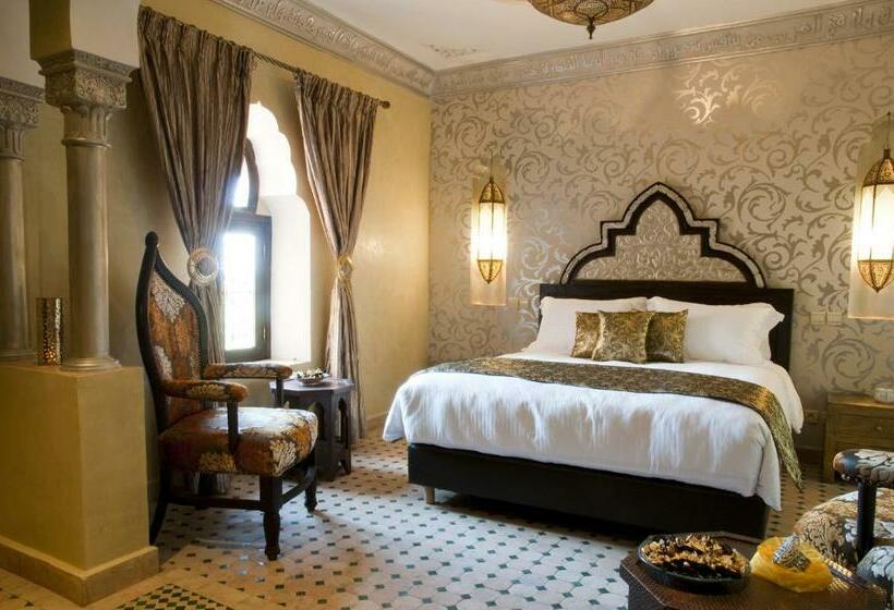 اتاق لوکس, Le Temple Des Arts