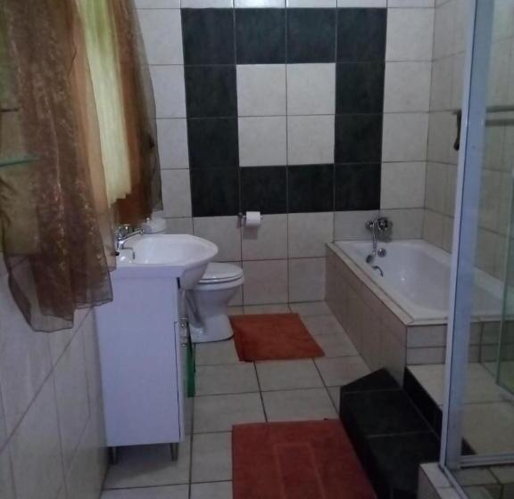 패밀리 룸, Rustenburg Guesthouse