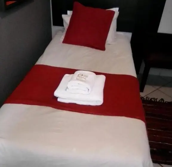 اتاق استاندارد یک نفره, Rustenburg Guesthouse