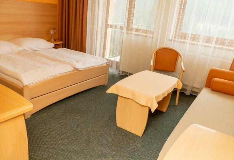 اتاق استاندارد با بالکن, Boboty