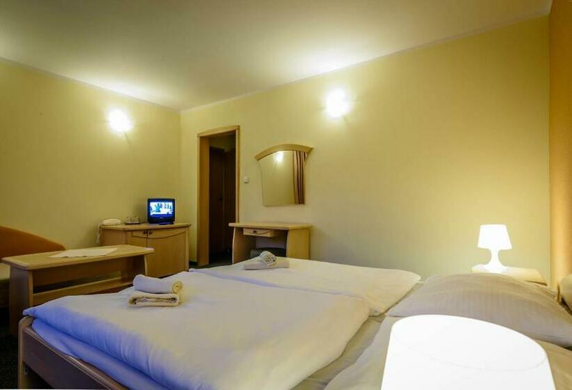 اتاق استاندارد با بالکن, Boboty