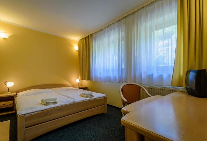 اتاق استاندارد, Boboty