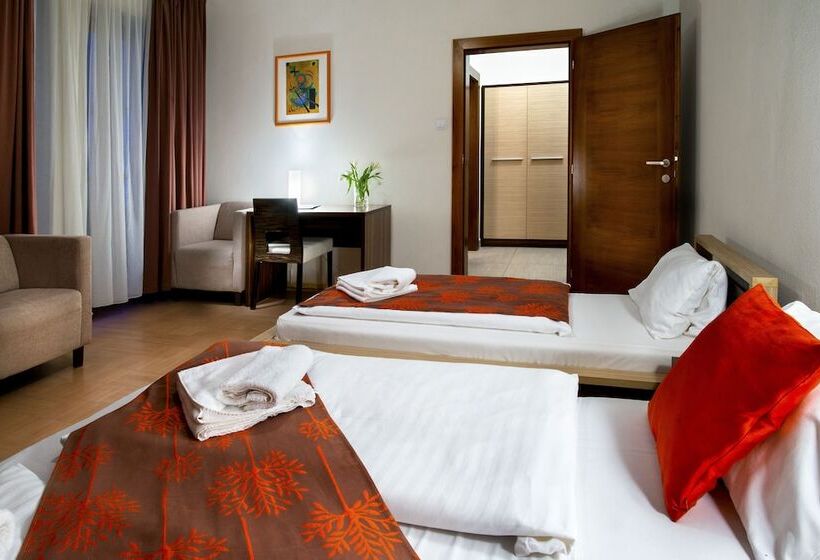 스탠다드 트리플 룸, Bystricka