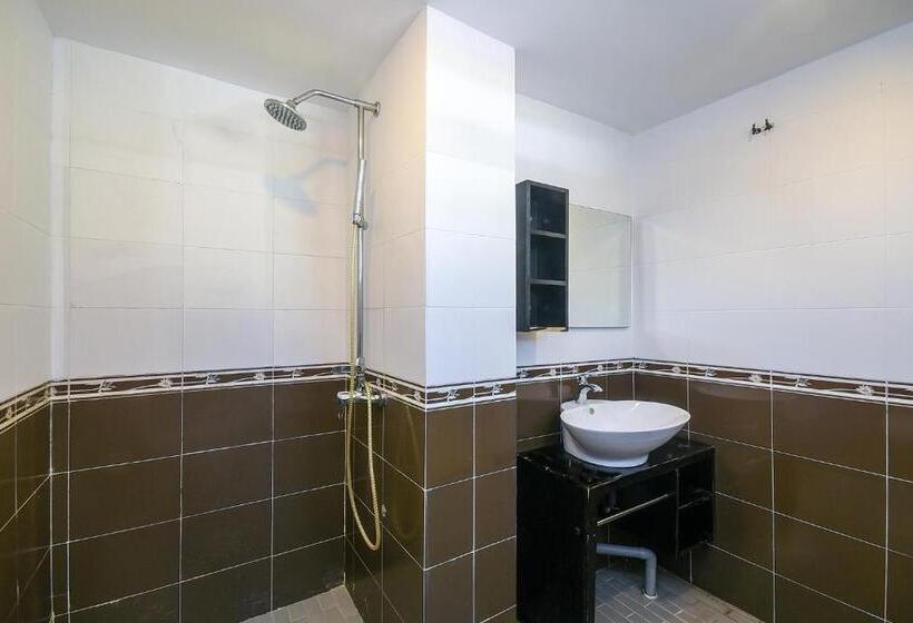 Deluxe Rum, Dragon Inn