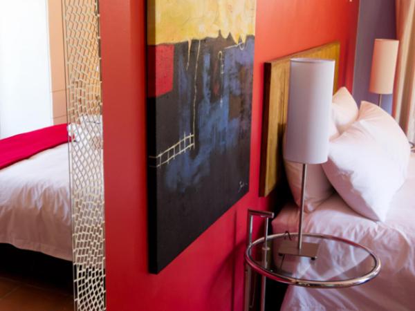 اتاق استاندارد, Funky Town