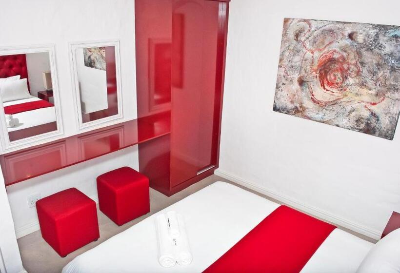 آپارتمان 1 خوابه, Funky Town