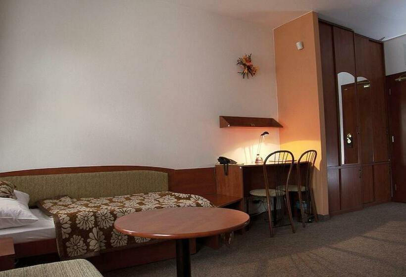 غرفة قياسية, Pod Hradom