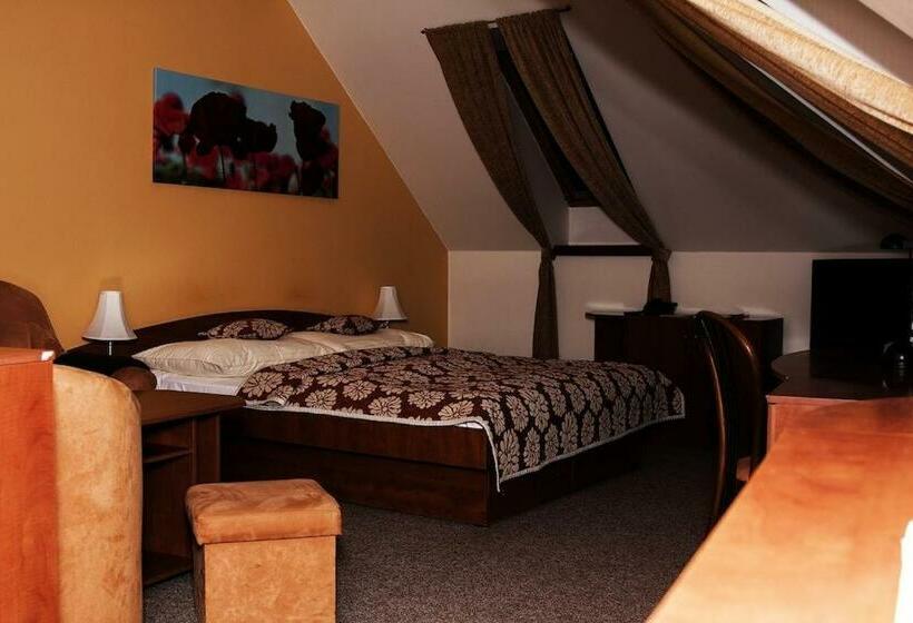 غرفة قياسية, Pod Hradom