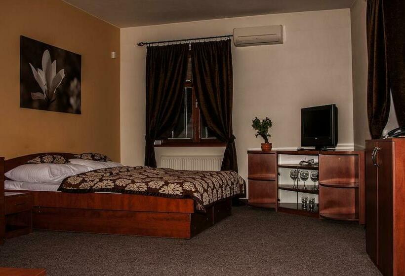 شقة غرفة واحدة, Pod Hradom