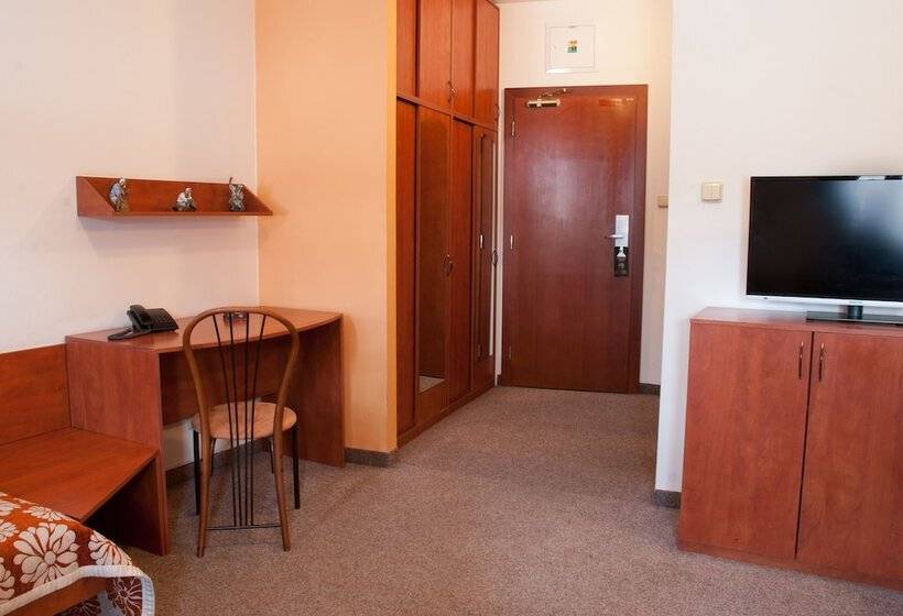 غرفة قياسية, Pod Hradom