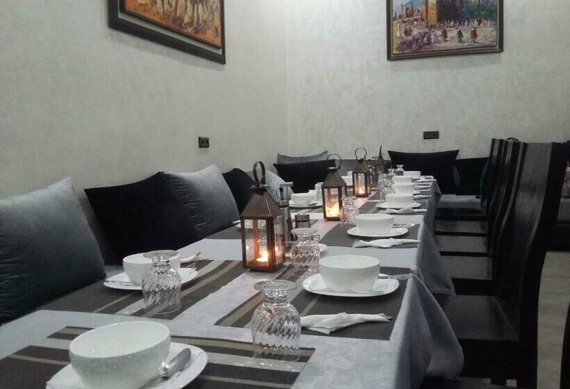 اتاق لوکس, Riad Amlal