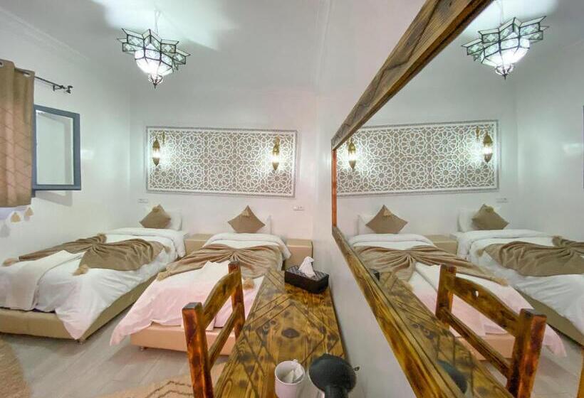 اتاق لوکس, Riad Amlal