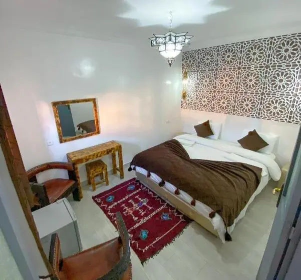 デラックスの４人部屋, Riad Amlal