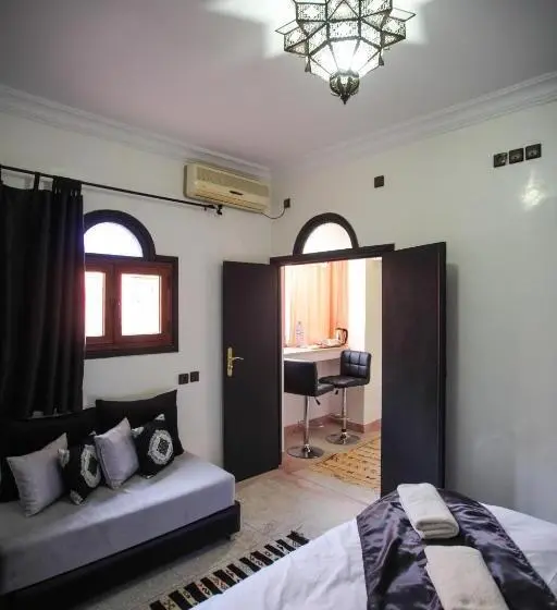 デラックスの４人部屋, Riad Amlal
