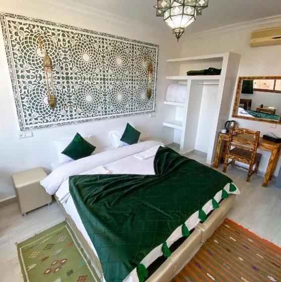 اتاق لوکس, Riad Amlal