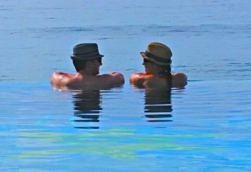 اتاق لوکس با چشمانداز باغ, Villa Star Of The Sea