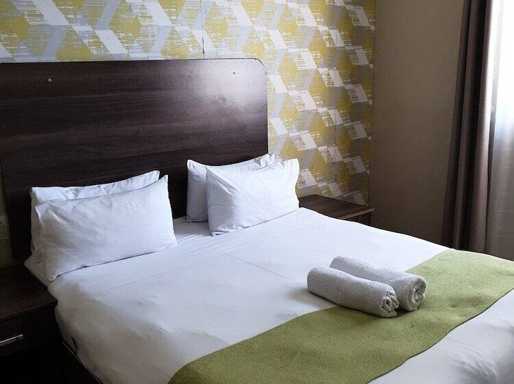 Superior-Zimmer, Cube