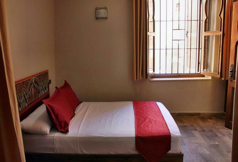 اتاق خانوادگی, Maram