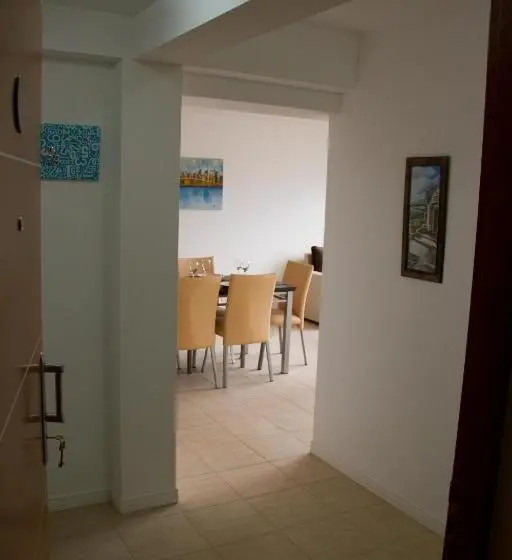 海の見える2ベッドルームアパートメント, Los Arboles Apart