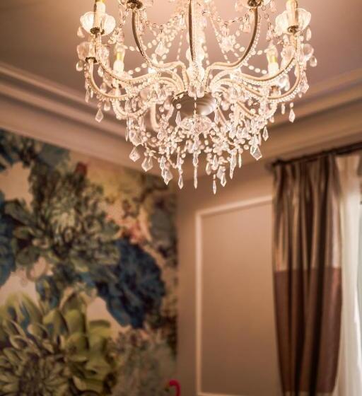 سوییت لوکس, La Maison Gobert Paris Hotel Particulier