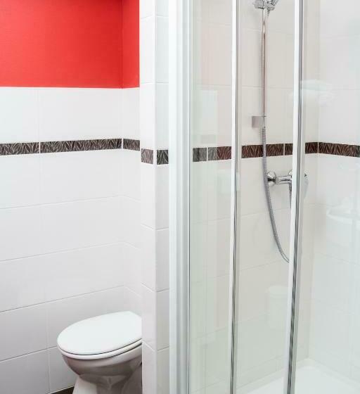 חדר קלאסי לשלושה, Ace Hôtel Caen Nord Mémorial