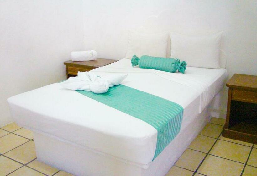 标准三人间, Ameyali Tequesquitengo