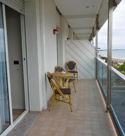 스탠다드 발코니 룸 바다 전망, Columbus