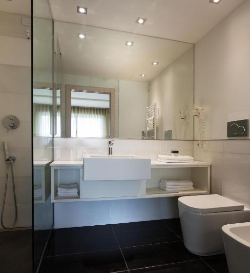 발코니가 있는 바다 전망 수피리어 룸, Columbus