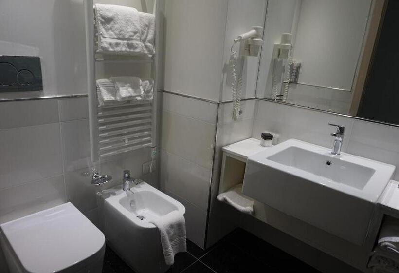 발코니가 있는 바다 전망 수피리어 룸, Columbus