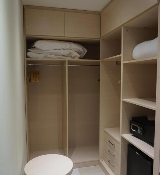 수피리어 스위트 바다 전망, Columbus