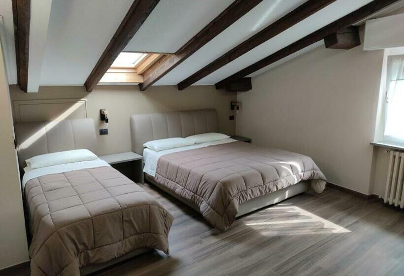 חדר סטנדרט לארבעה, Emiliana