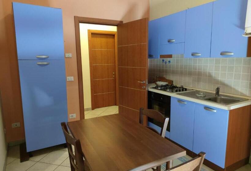 דירת חדר, Emiliana