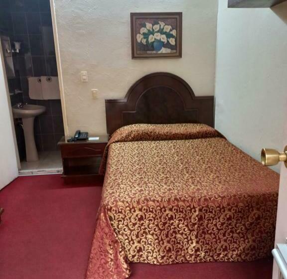 标准间, Gomez De Celaya