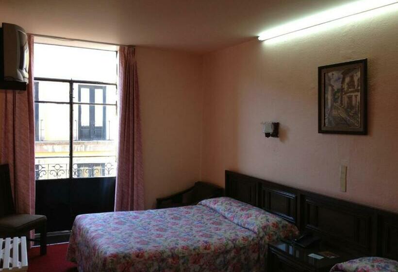 标准间带阳台, Gomez De Celaya