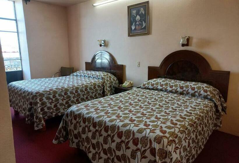 标准间带阳台, Gomez De Celaya