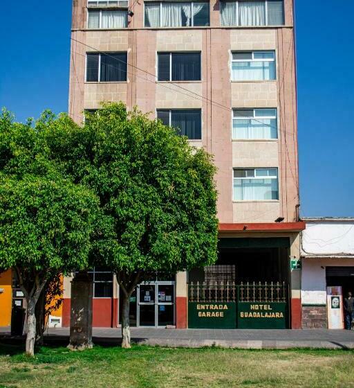 غرفة قياسية رباعية, Guadalajara