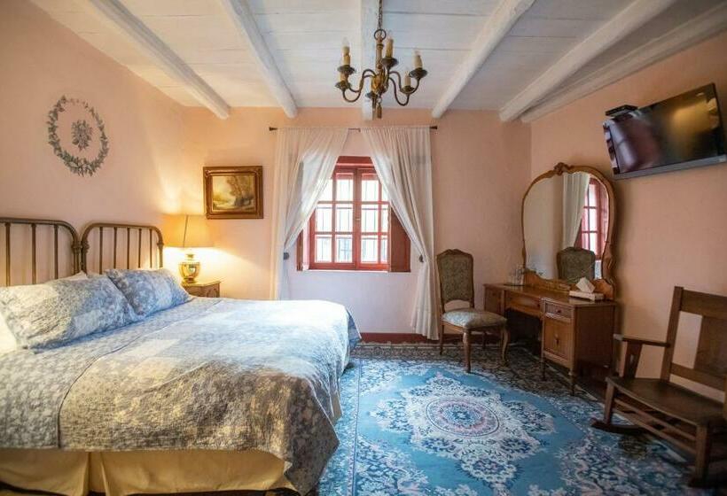 חדר דחוקס עם מיטת קינג, La Casa Azul Huasca & Restaurante La Terraza