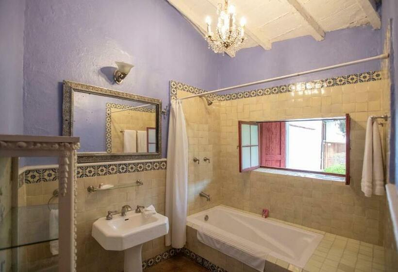 חדר דחוקס עם מיטת קינג, La Casa Azul Huasca & Restaurante La Terraza