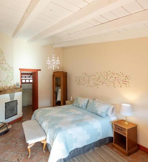 חדר דחוקס עם מיטת קינג, La Casa Azul Huasca & Restaurante La Terraza