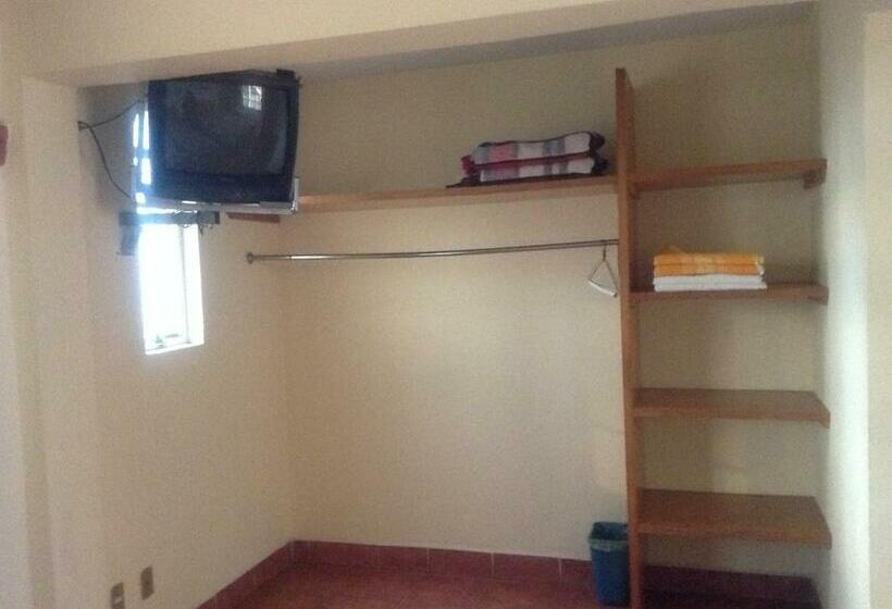 غرفة قياسية رباعية, La Loma