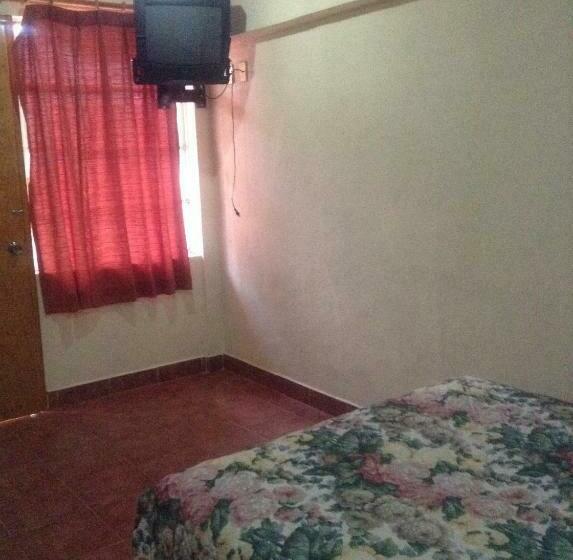 غرفة قياسية, La Loma