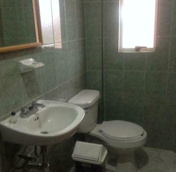 غرفة قياسية, La Loma