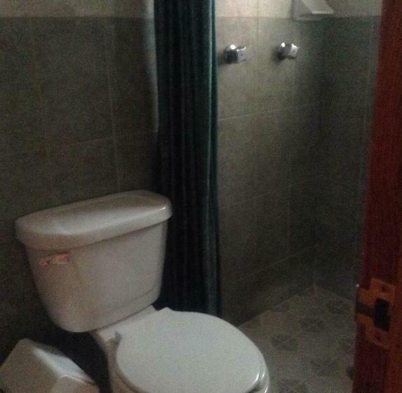 غرفة قياسية رباعية, La Loma