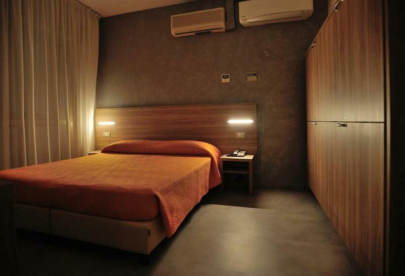 חדר סטנדרט, Lidia